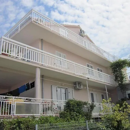 In With Sea View, Terrace, Air Conditioning, W-lan 赫瓦尔
